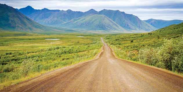 Ook bekend is de Dempster Highway, een gravelweg van Dawson City naar Inivuk aan de oever van de MacKenzie River in de Northwest Territories.