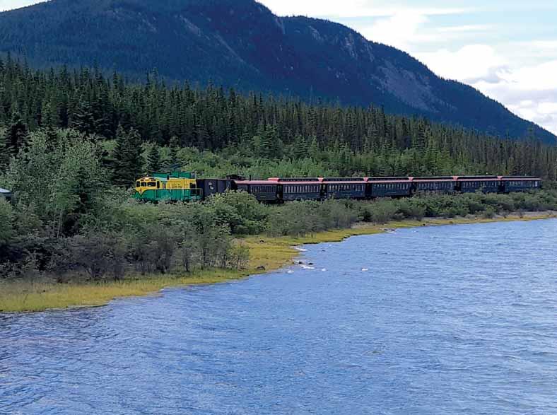 Carcross Vlak bij Whitehorse bevindt zich de afslag van de Klondike Highway. Aan deze snelweg ligt Carcross.