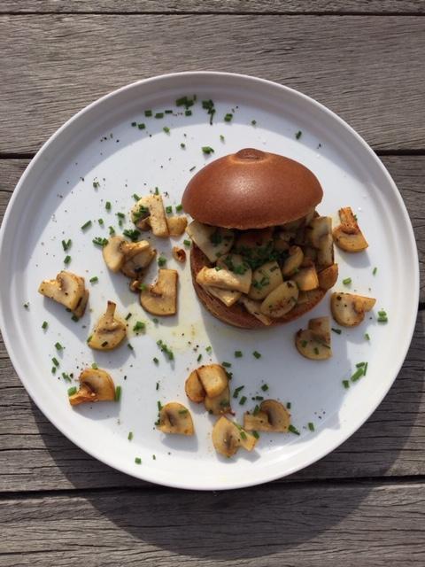 90 (smaakje) TOAST CHAMPIGNON à la Grand Café 11 (spekjes + 1) ZOET Verse hartjeswafels grote