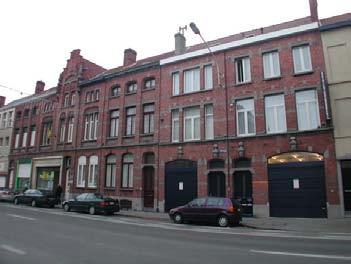 Afbraakwoede in blok tussen Chaletstraat-Warschaustraat-Wellingtonstraat Tot voor kort een nog bijna intact gebouwenweefsel uit de Belle Epoque. Nu volgen de nieuwbouwprojecten elkaar op.