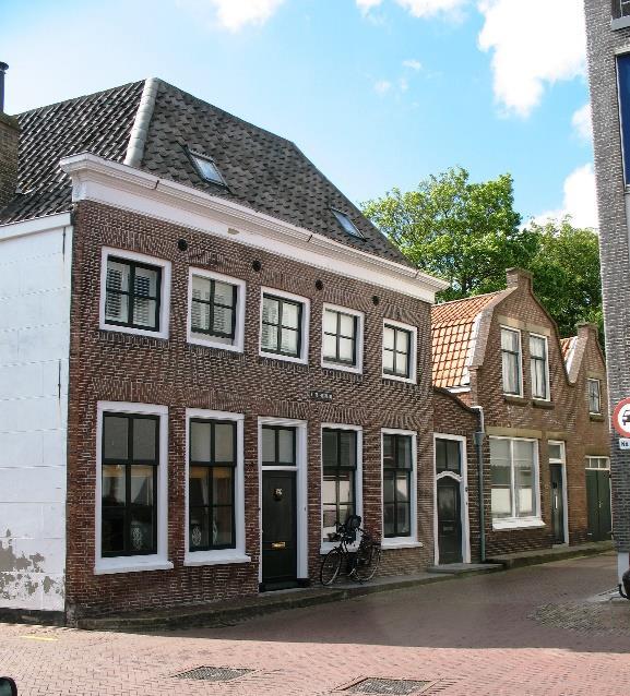 13. RAZE inv. nr. 378, fol. 279v. en fol. 301v. Op 12 maart 1648 verkocht Thomas een huis met een speelhof staande naast zijn pakhuis in de Wagenaarstraat aan Logier Leynssen (Ibid., fol. 312v.). 14.