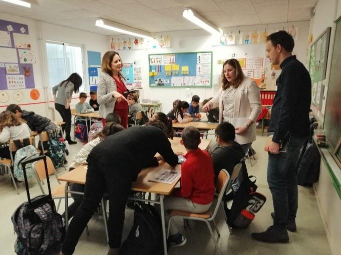 Vier Nederlandse basisscholen doen mee. De Waterlelie uit Den Haag is er één van. DEIMP Sinds vorig jaar doet de school dus mee met het internationale onderzoek DEIMP.