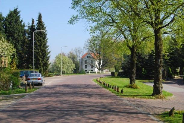 9. Stedelijk en dorps. Waar de stad reeds een stedelijk karakter heeft, kan nieuwe stedelijke bebouwing worden toegevoegd.