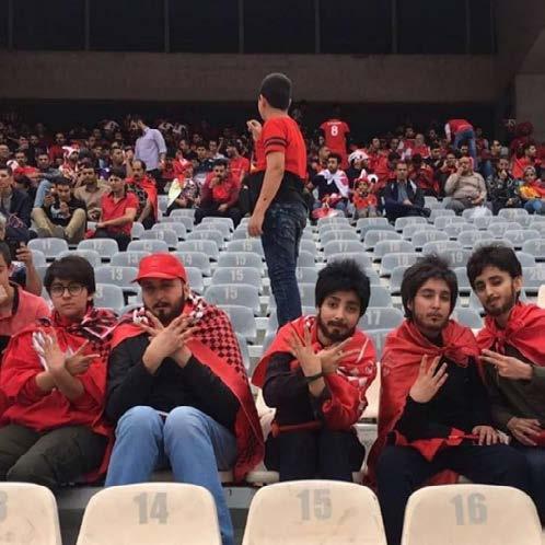 OPDRCHT 4 Iraanse vrouwen vermomd als man voetbalstadion binnen Ma 30 april, 12:34 UITENLND, OPMERKELIJK, VOETL Het is vijf Iraanse vrouwen gelukt een voetbalstadion in Iran binnen te komen.