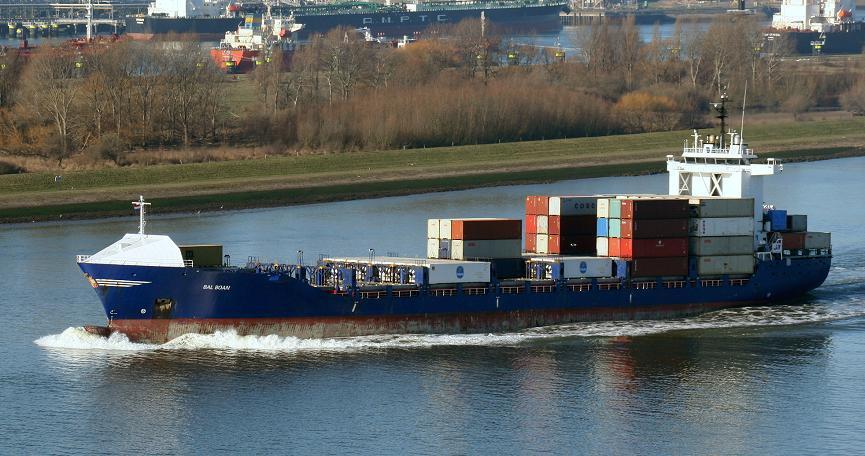 lekkage, door sleepboten vlot gebracht en afgemeerd bij Cityvarvet te Gothenborg. 4-2015 verkocht aan Lian Shipping B.V.