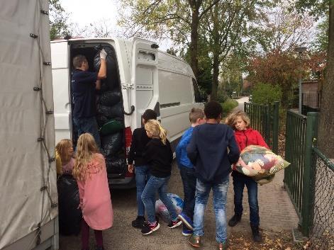 Gezonde school Van 13 november t/m 20 april krijgen uw kinderen op school gratis drie stuks groente en fruit per week. De school doet namelijk mee aan EU-Schoolfruit!