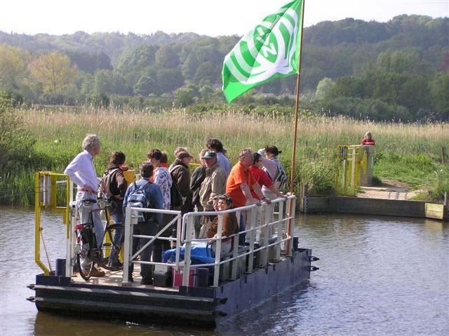 Zaterdag 22 mei om 12.00 uur was de feestelijke opening van het rietmoeras. De opening vond plaats bij de parkeerplaats bij het kerkje van Persingen.