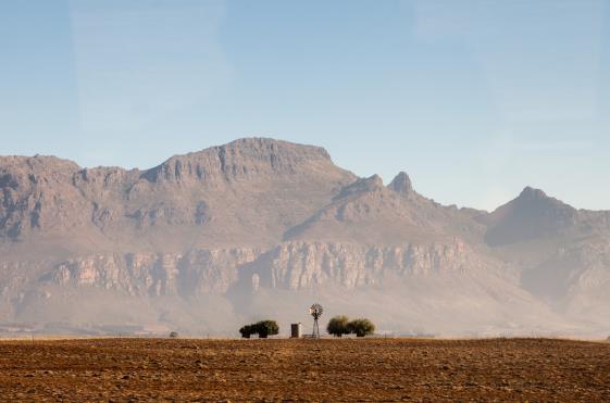 Deze reis kan ook gedaan worden in omgekeerde richting (Zuid). Dag 1: Kaapstad Zuid Afrika Bij uw aankomst in Kaapstad word u overgebracht naar het Townhouse Hotel, waar u kan bekomen van de vlucht.