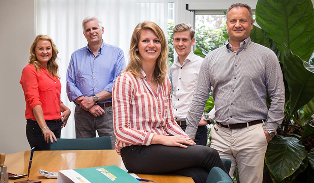 WELKOM BIJ HERMSEN Geachte heer, mevrouw, Het bezichtigen van een woning is voor velen geen alledaagse bezigheid. Onze ervaring leert dat achteraf veel vragen naar boven komen.