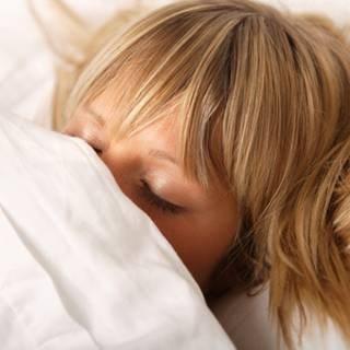 1. Wat is slapen? Rust Slapen kun je omschrijven als een toestand waarin je lichaam en je gedachten tot rust komen.