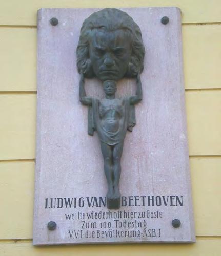 Tijdens zijn verblijf schrijft Beethoven de twee pianotrio's opus 70, die hij opdraagt aan de grafin 0.en daar ook uitvoert.