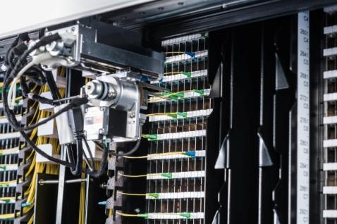 TELECOM SOLUTIONS Fibre network systems: omzet +5,7% Glasvezel(-kabel), connectivity systemen en componenten, actieve randapparatuur Afname vraag naar kopernetwerken in Nederland nog niet