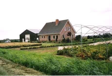 Eigenaren en bewoners van bebouwde percelen staande en gelegen in de polder van Schakerloo. Volgnummer 96 Huis, schuur en erf, staande en gelegen aan de Veerweg in Schakerloo.