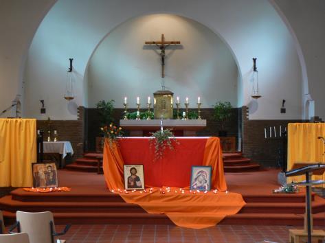 TAIZÉ-VIERING OP 17 MAART In Taizé in Frankrijk is een oecumenische klooster- gemeenschap gevestigd.