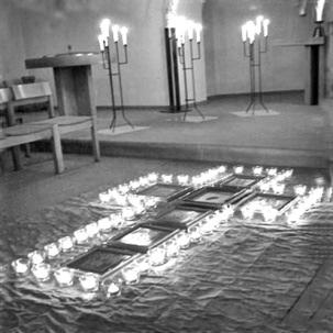 WAKEND DE PAASNACHT DOOR De hele nacht waken. Na de paaswake van 22.00 uur blijven we in de kerk en de omliggende ruimtes.