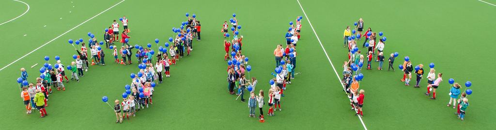 Een levendige familieclub waar plezier, sporeviteit en ambiee hand in hand gaan. De Hockey Vereniging Abcoude (HVA) bestaat sinds 1975 en viert dit jaar het 40 jarig bestaan.