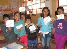 De kinderen ontvingen ten slotte een envelop met daarin hun spaargeld en hebben voor ontvangst getekend. Daarna is de Peruaanse zomervakantie begonnen.