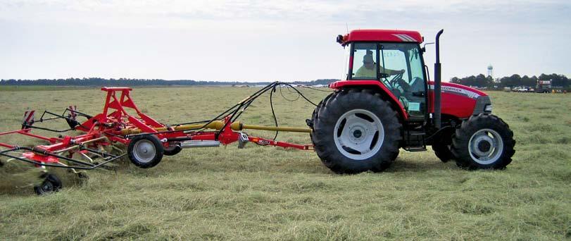 Daardoor is er sprake van maximale flexibiliteit en grote rendabiliteit, omdat deze machine al vanaf een tractorvermogen van 41 pk bij een werkbreedte van 7,70 meter kan worden gebruikt.