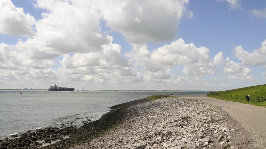 2 Wonen aan de Zeeuwse kust Aan de Lambrechtsenstraat in Ritthem ontwikkelt Zeeuwland 5 toekomstbestendige woningen. Ritthem is een dorp in de gemeente Vlissingen en heeft ongeveer 600 inwoners.