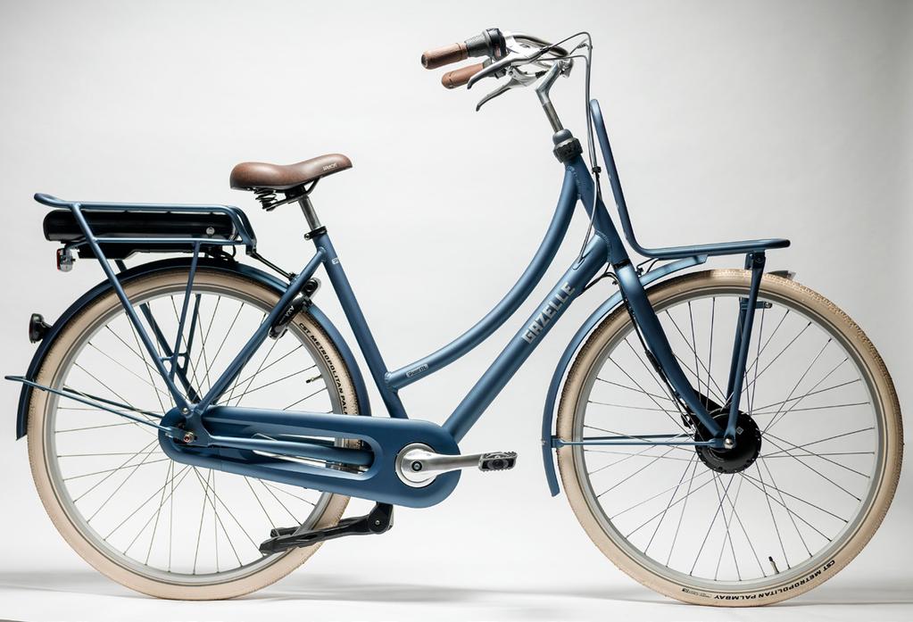 e-biketest Gazelle PuurNL HFB *** Prijs: 1799,- (met 450Wh accu) Gewicht fiets met accu: 29,5 kg : 3,3 kg 6,7 De fiets heeft een stoere uitstraling.