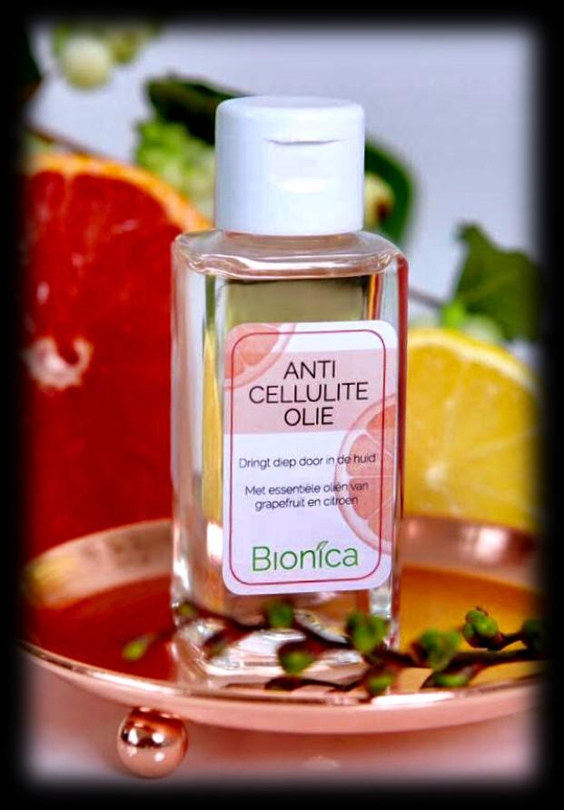 Bionica anti-cellulite olie Tijdens de massage word je gemasseerd met Bionica anti cellulite olie.