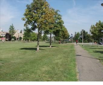 Afbeelding Buurtpark Lelieberg - Woonbuurt Valpoorten Valpoorten bestaat uit twee herkenbare eenheden ter weerszijden van de wijkontsluitingsweg.