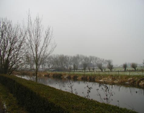 De N201 kent een oost-west oriëntatie en verbindt Hilversum met de A2.