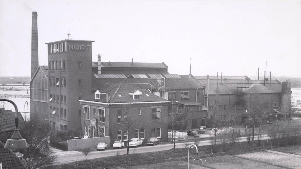 02646 omstreeks 1950 Bouwen fabriek Zaandam,