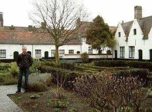 Juni 7 e Dagelijks bestuur van de STRAMIN. 16 e Er wordt ons meegedeeld dat het binnengebied Hof Van Belsele is aangekocht en of we mee willen werken aan het concept om alles publiek te maken.