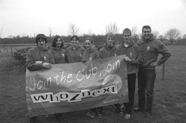 WhoZnext Wij zijn de leden van het whoznext-team team Earrebarre, whoznext is een team dat organiseert leuke activiteiten voor de tennisclub Weningewalde in Wijnjewoude.
