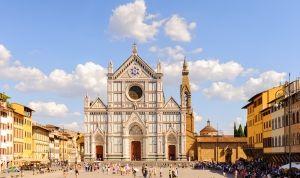 Giotto, Fra Angelico, Dante en Machiavelli. Overvol van talrijke kunstschatten wordt Florence aanzien als één groot museum.