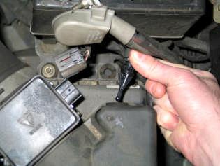 Unclip & remove the electrical wiring harness from the side of the air box lid. (Fig. 3) 5. Unclip & remove the intake hose from the MAS. (Fig. 4&5) 6.