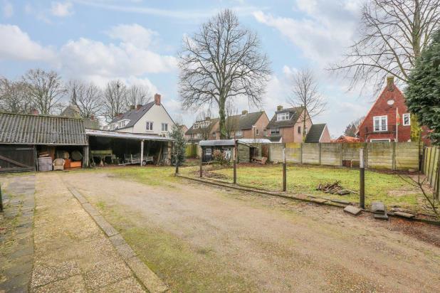 Tuin De tuin is gesitueerd op het westen en heeft een klein overdekt terras aan de