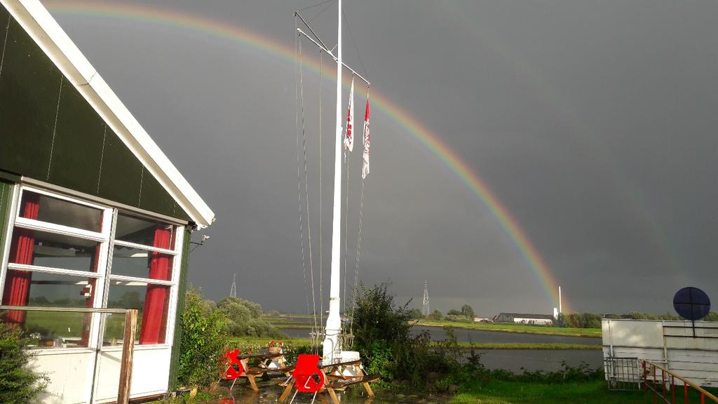 Kopij aanleveren volgende nieuwsbrief / foto van de week Heb je iets voor de nieuwsbrief of een Foto van de Week? Stuur dit dan naar communicatie@vadaroeien.nl. Vertel bij de Foto van de Week waar en wanneer deze genomen is, wat er te zien is en eventueel waarom je juist deze foto hebt genomen!