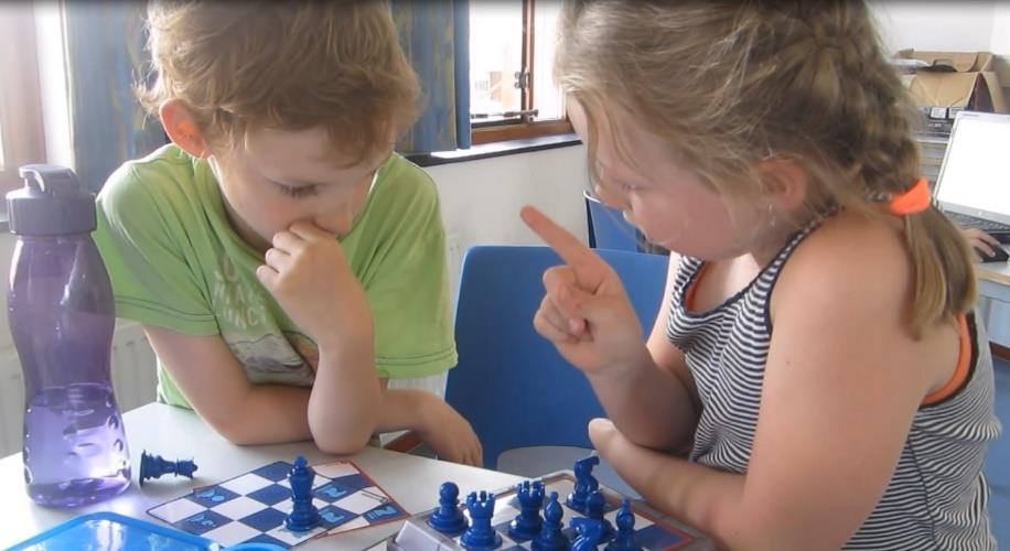Victor kunnen vanaf maandag 29 januari 2018 een beginnerscursus schaken volgen. Gediplomeerd schaakleraar Karel van Delft geeft de lessen. De lessen zijn gevarieerd.