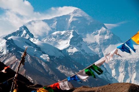 Je brengt een bezoek aan Pelhor Chode monastery, waar ook de Kumbum staat. De Kumbum is de grootste chorten van Tibet.