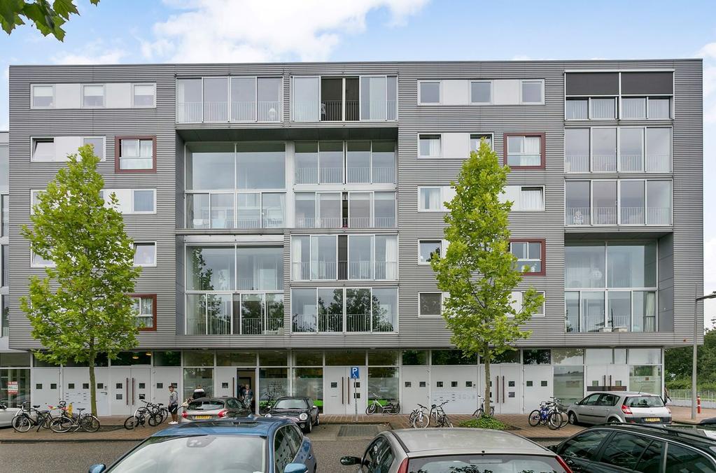 Veldschans 111 8448 E Heerenveen Inleiding Bent u toe aan een onderhoudsarm modern appartement met drie slaapkamers in het centrum van Heerenveen, dan is dit een woning die bij u past.