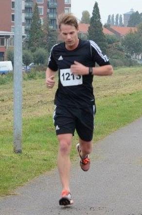 03 op de 10 km was. Training Rob had de moeite genomen naar Linschoten te komen en moedigde nog even aan tussendoor!