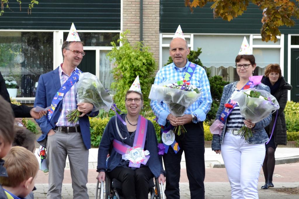 E v e n v o o r s t e l l e n Beste ouders en lezers van deze nieuwsbrief, Na de zomervakantie zal ik de nieuwe leerkracht zijn van groep 5/6 op de Engelenburgschool.