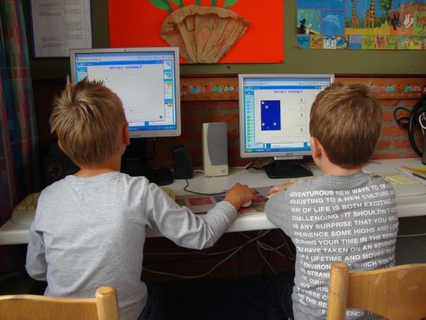 Ook gebruiken we de methode-onafhankelijke toetsen van het CITO-leerlingvolgsysteem voor technisch lezen, begrijpend lezen, woordenschat, spellen en rekenen om het niveau van ons onderwijs in de