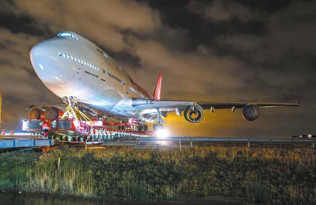 DE LAATSTE REIS VAN EEN BOEING 747 FOTO: CORENDON Als Atilay Uslu zegt: Ik wil een Boeing 747 in m n voortuin, dan is de kans groot dat het ook gaat gebeuren.
