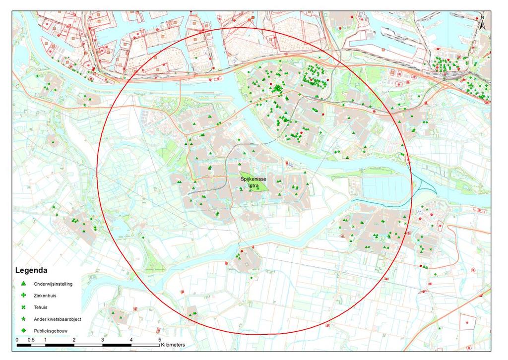 Figuur 12-2: Overzicht van de industriële inrichtingen (rode punt), ziekenhuizen (groene plus) onderwijsinstellingen (groene driehoek), tehuizen (groene x) en