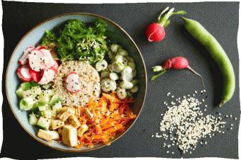 Vegetarisch Hoofdgerecht Pokebowl met zeewiertapenade, tofu, tuinboontjes en ingemaakte radijs In de Krat Volkoren basmati rijst (g) Tofu (g) Radijsjes (bosje(s)) Tuinbonen (g) Winterpeen (g)