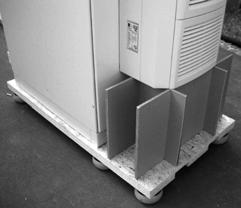 Armario Refrigerador Construcción soporte 3 Descripci de aparat 13 Rejilla para entrada de aire 14 Placa de características 15 Evacuación del agua de condensación 16 Bolsa de accesorios 3 1 edici de