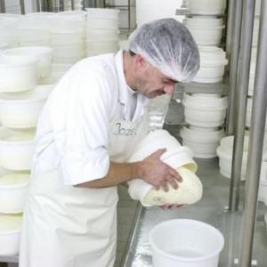 Herkomst producten de Krat Bastiaansen Bastiaansen 'Bio Kaas' heeft op de Nantwich International Cheese Awards de Cheese Company Trofee gewonnen.
