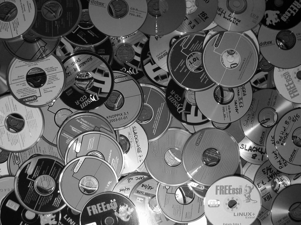 Belangrijke opmerkingen: De te behandelen cd s moeten proper en in krasvrije toestand zijn en het moeten originelen zijn, kopieën worden niet aanvaard.