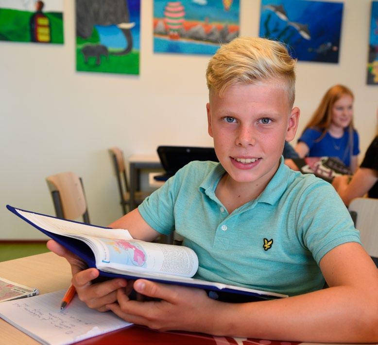 Hallo, ik ben Nomi Visser t Hooft is een leuke en leerzame school en doordat iedereen elkaar kent hangt