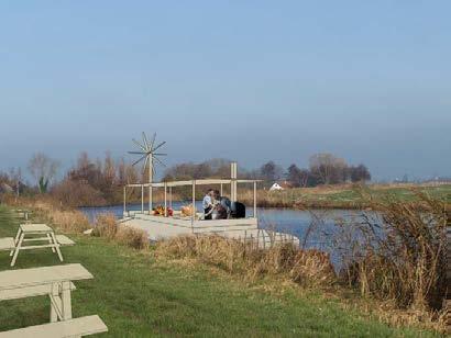 Mobiele programmering geïnspireerd op de uitlegger De platte schuit bestaat nog steeds en wordt veel voor excursies gebruikt.