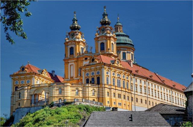 Iets later bezoeken we het stadje Dürnstein.