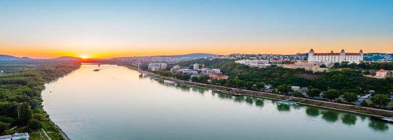 Bratislava, met zijn prachtige barokke paleizen, kerken en zeer gezellige